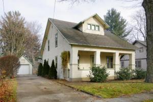 418 W Chart St, Plainwell, MI 49080 photo 1