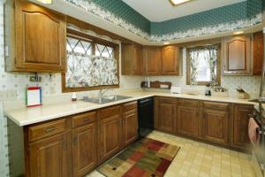 418 W Chart St, Plainwell, MI 49080 photo 8