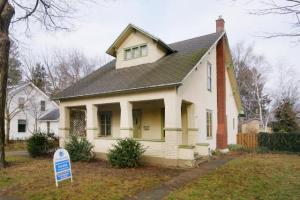 418 W Chart St, Plainwell, MI 49080 photo 2