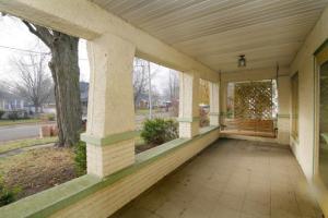 418 W Chart St, Plainwell, MI 49080 photo 3