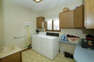 418 W Chart St, Plainwell, MI 49080 photo 11