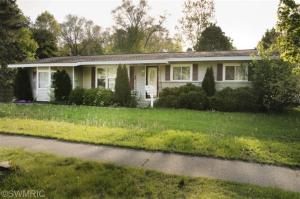 1011 Elm St, Three Rivers, MI 49093 photo 1