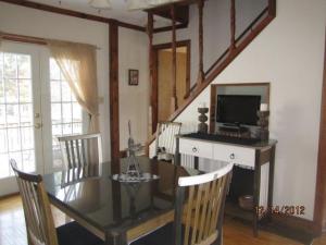 470 Eighth St, Manistee, MI 49660 photo 3