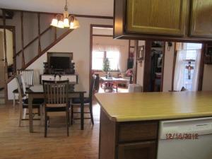 470 Eighth St, Manistee, MI 49660 photo 7