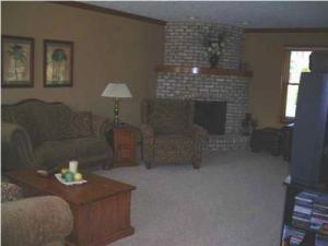 809 Pendleton Dr NE, Comstock Park, MI 49321 photo 2