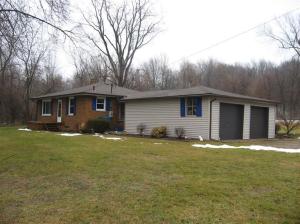 10660 N Riverview Dr, Plainwell, MI 49080 photo 1