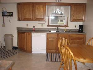 10660 N Riverview Dr, Plainwell, MI 49080 photo 3