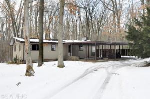 472 E M-89, Plainwell, MI 49080 photo 1