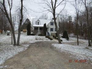 50141 Circle Dr, Dowagiac, MI 49047 photo 1