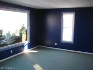 617 E Broadway St, Three Rivers, MI 49093 photo 3