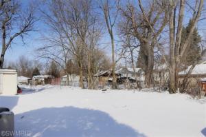 38 Avenue A, Springfield, MI 49037 photo 3