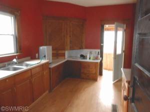 105 E Cherry St, Reading, MI 49274 photo 2
