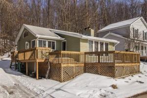 7160 Larned Dr NE, Belding, MI 48809 photo 1
