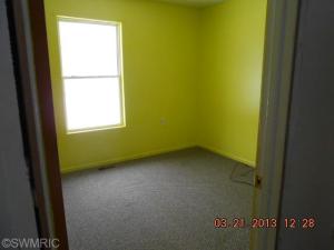 808 S Mcclelland Rd, White Cloud, MI 49349 photo 4