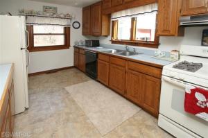 83 109th Ave, Plainwell, MI 49080 photo 4