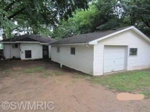 18901 Riverview Dr, Three Rivers, MI 49093 photo 1