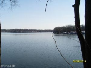 18901 Riverview Dr, Three Rivers, MI 49093 photo 3