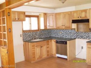 18901 Riverview Dr, Three Rivers, MI 49093 photo 4