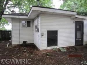 18901 Riverview Dr, Three Rivers, MI 49093 photo 2