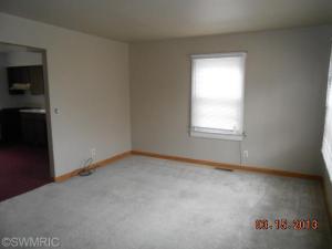 8 Hooker St, Coldwater, MI 49036 photo 2