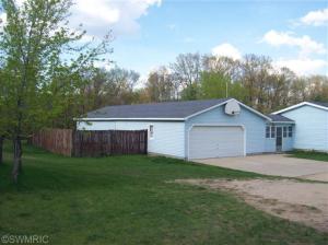 1423 E 136th St, Grant, MI 49327 photo 2