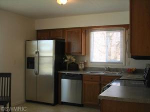 1031 Lowe Dr, Marshall, MI 49068 photo 8