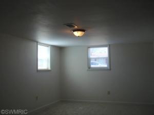 1031 Lowe Dr, Marshall, MI 49068 photo 5