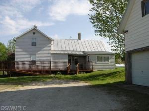 1322 N Osborn Ave, White Cloud, MI 49349 photo 1