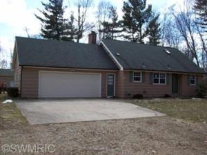 2290 E B Ave, Plainwell, MI 49080 photo 1