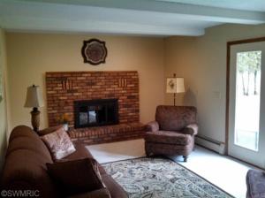 718 Willow Ave, Big Rapids, MI 49307 photo 2