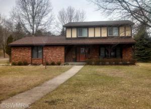 718 Willow Ave, Big Rapids, MI 49307 photo 1