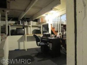 306 Maple St, Spring Lake, MI 49456 photo 9