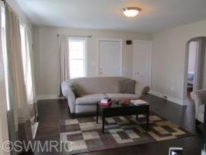 306 Maple St, Spring Lake, MI 49456 photo 3