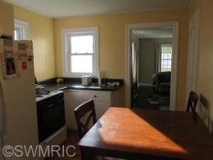 306 Maple St, Spring Lake, MI 49456 photo 2