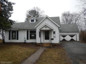 319 Spruce St, Big Rapids, MI 49307 photo 1