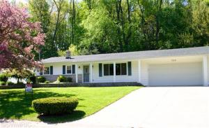 720 E North Dr, Marshall, MI 49068 photo 1