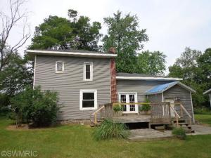5606 Bartonville Rd, Belding, MI 48809 photo 2