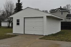 614 S Front St, Belding, MI 48809 photo 9