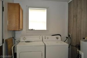614 S Front St, Belding, MI 48809 photo 6