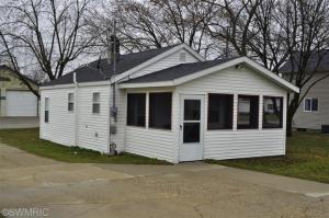 614 S Front St, Belding, MI 48809 photo 8