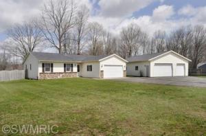 1173 106th Ave, Plainwell, MI 49080 photo 1