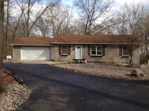 208 S Demorest St, Belding, MI 48809 photo 2