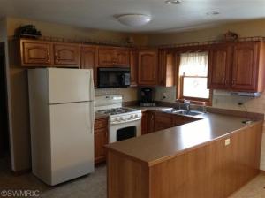 208 S Demorest St, Belding, MI 48809 photo 4