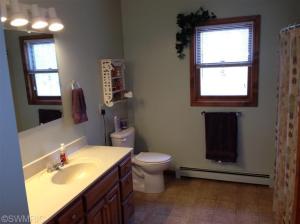 208 S Demorest St, Belding, MI 48809 photo 7