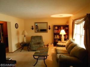 809 Bradford Dr, Belding, MI 48809 photo 11