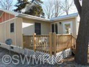 52 Summit, Saranac, MI 48881 photo 2