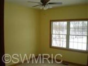 595 Kellogg, Ionia, MI 48846 photo 9