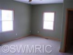 595 Kellogg, Ionia, MI 48846 photo 5