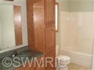 595 Kellogg, Ionia, MI 48846 photo 6