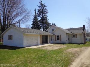 407 E First St, Ovid, MI 48866 photo 2